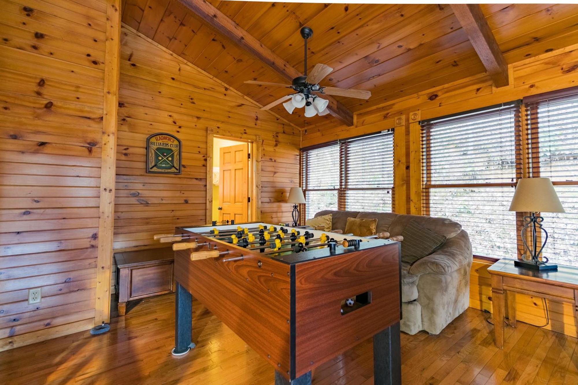 Spacious Resort Log Cabin, Easy Drive, Hot Tub, Arcade Gameroom, Mountain Vibe Gatlinburg Exterior photo